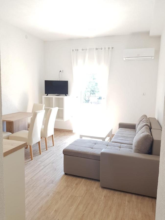 Apartmani Dobra Villa Vodice Exteriör bild