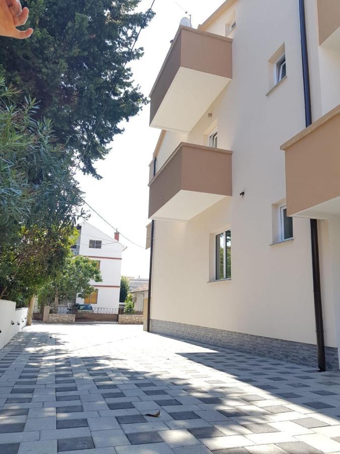 Apartmani Dobra Villa Vodice Exteriör bild