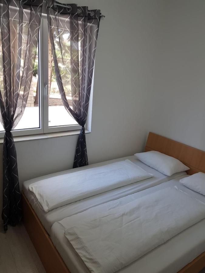 Apartmani Dobra Villa Vodice Exteriör bild