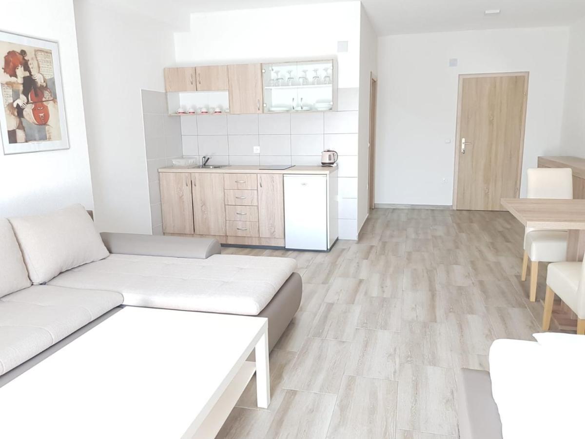 Apartmani Dobra Villa Vodice Exteriör bild