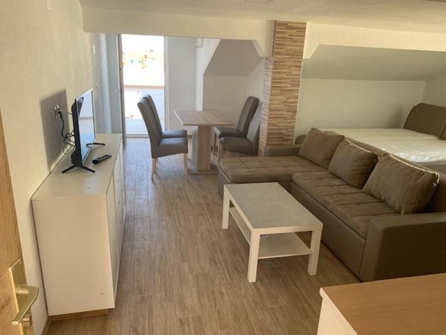 Apartmani Dobra Villa Vodice Exteriör bild