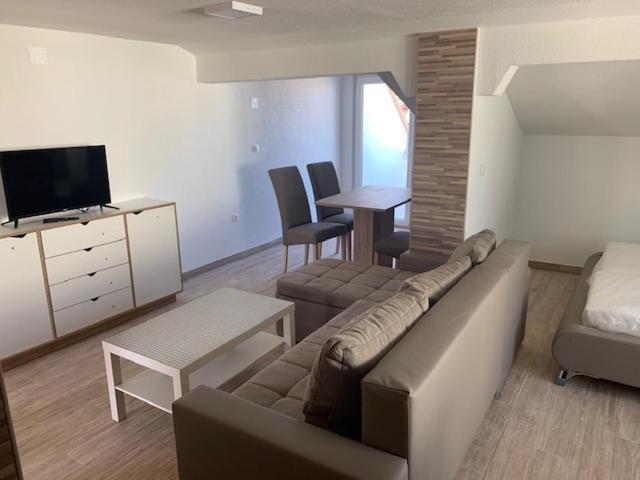 Apartmani Dobra Villa Vodice Exteriör bild